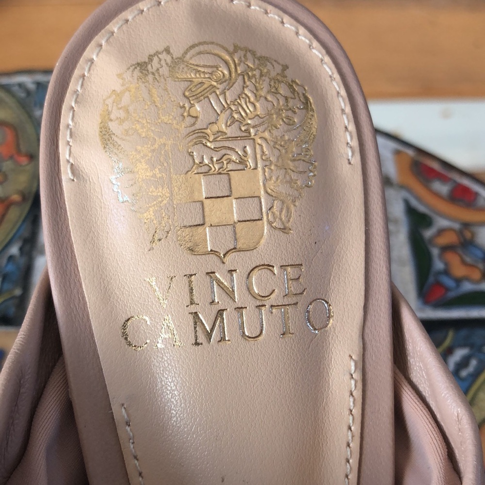 Vince Camuto NWOT Tan Slingback Mule Heels with Crossover Design - Picture 3 of 5
